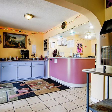 Oyo Hotel Chapmanville Inn, Wv - Hwy 119 Εξωτερικό φωτογραφία