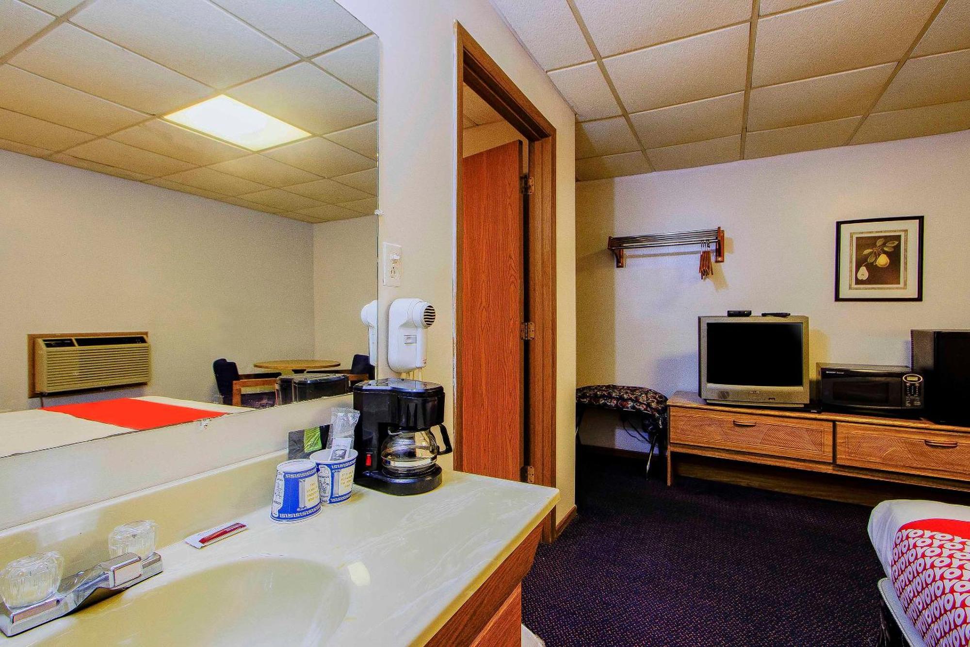 Oyo Hotel Chapmanville Inn, Wv - Hwy 119 Εξωτερικό φωτογραφία