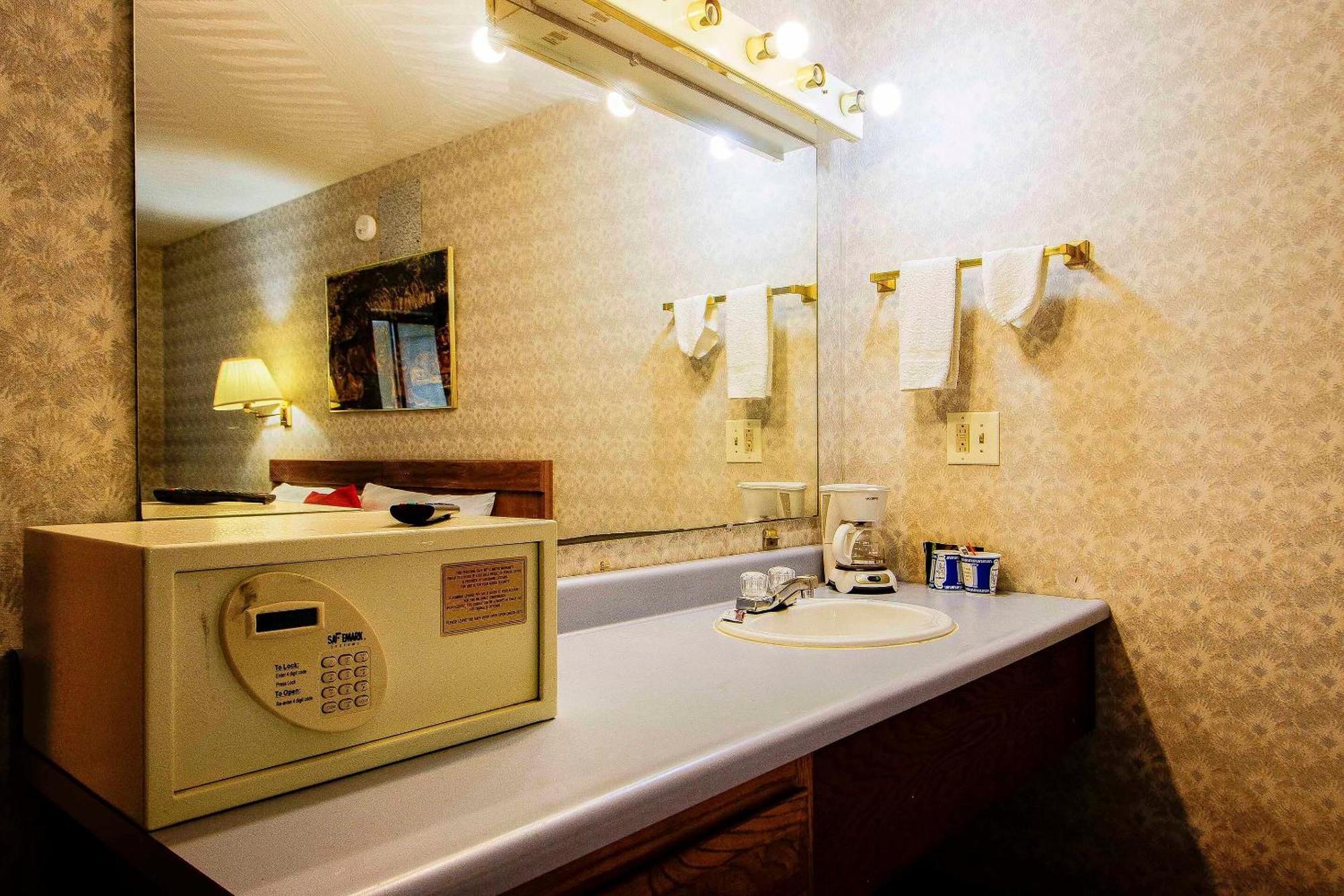 Oyo Hotel Chapmanville Inn, Wv - Hwy 119 Εξωτερικό φωτογραφία