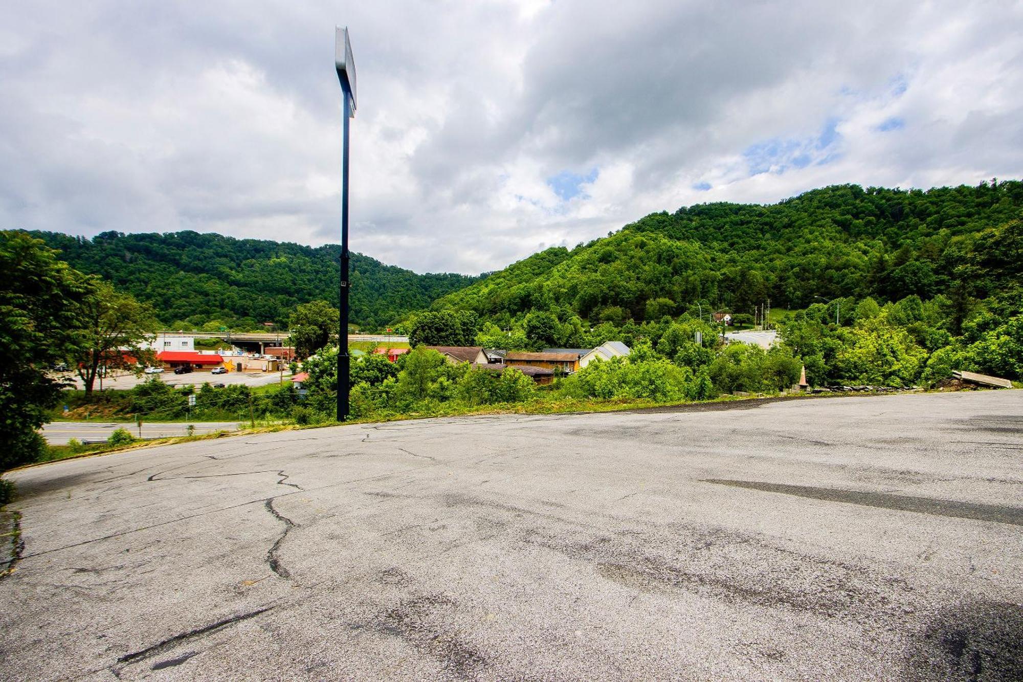 Oyo Hotel Chapmanville Inn, Wv - Hwy 119 Εξωτερικό φωτογραφία