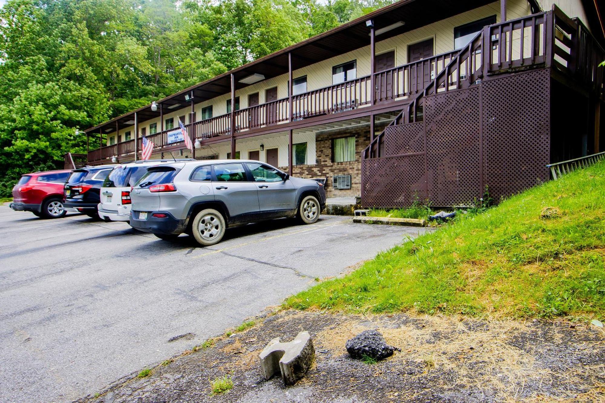 Oyo Hotel Chapmanville Inn, Wv - Hwy 119 Εξωτερικό φωτογραφία